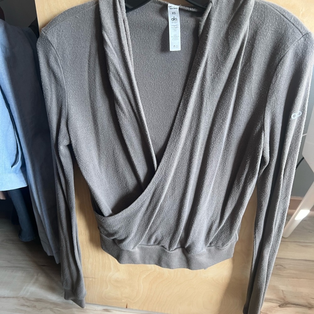 Alo Yoga Gray Hooded Wrap-Style Long Sleeve Top
